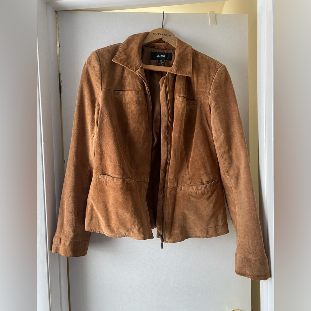 100% women’s leather suede jacket size M